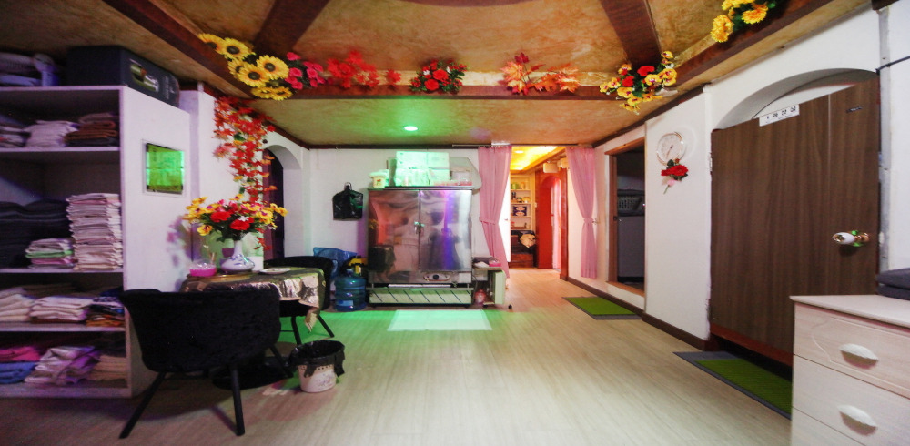 동경마사지 (홍대입구역) 매장 사진 3